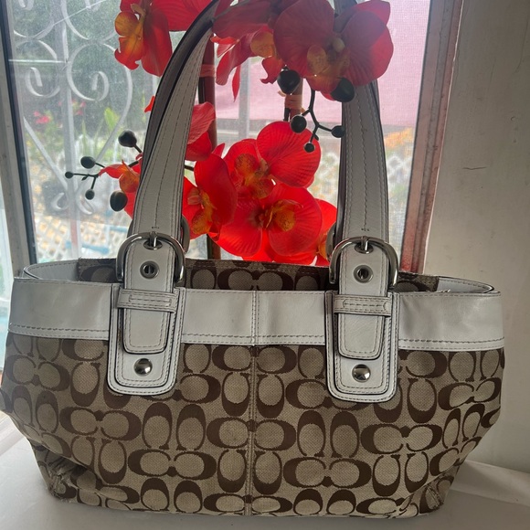 Authentic Coach purse - Picture 2 of 7